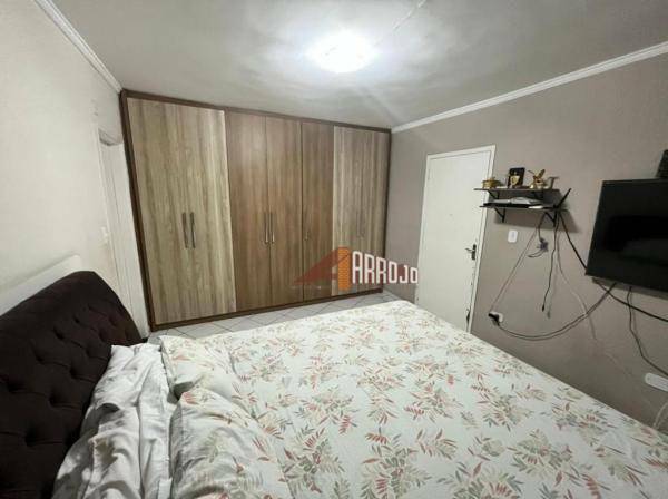 Sobrado à venda com 3 quartos, 300m² - Foto 4