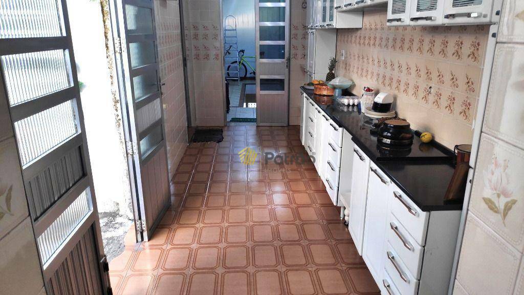 Sobrado à venda com 4 quartos, 210m² - Foto 12