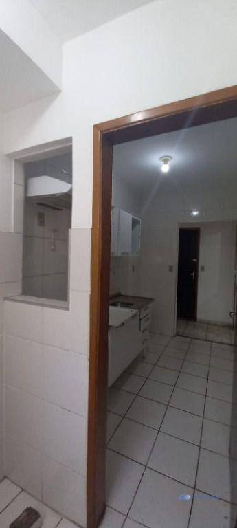 Apartamento à venda com 2 quartos, 70m² - Foto 11