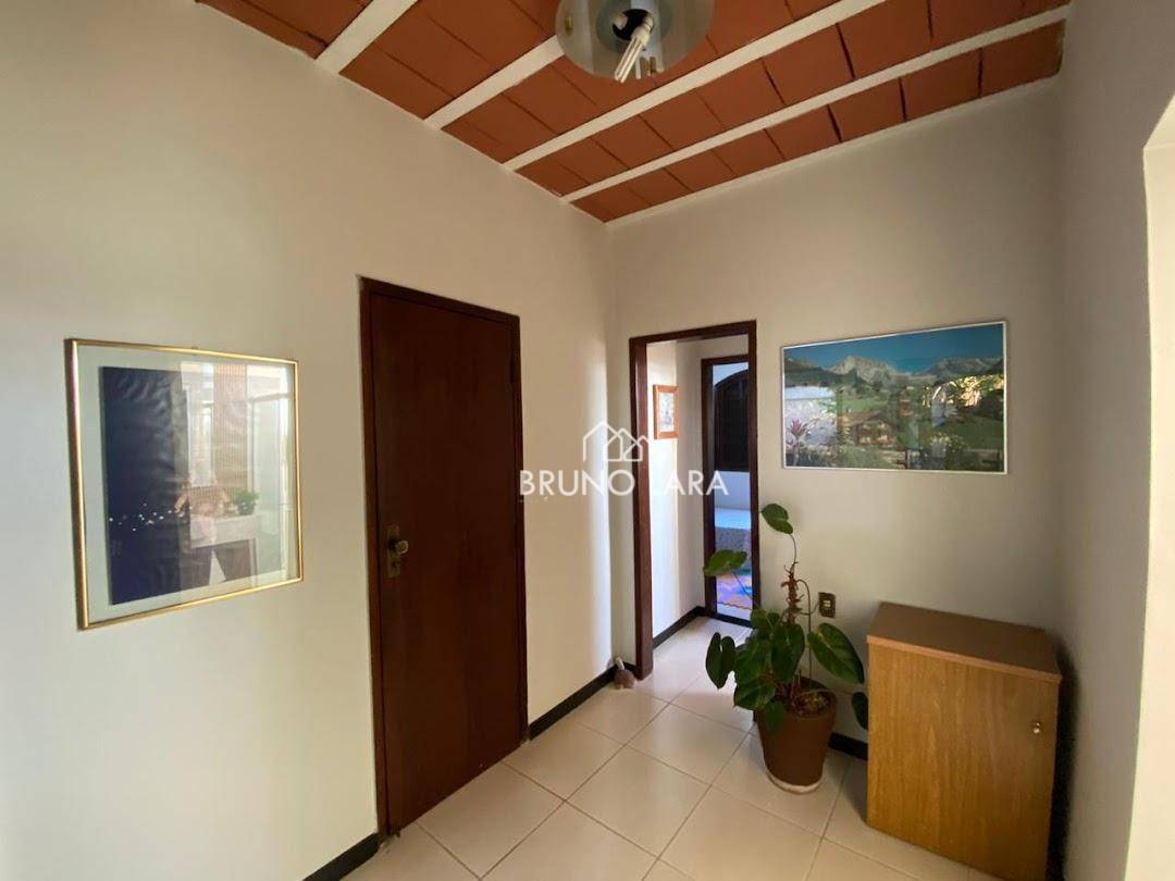 Casa à venda com 3 quartos, 200m² - Foto 11