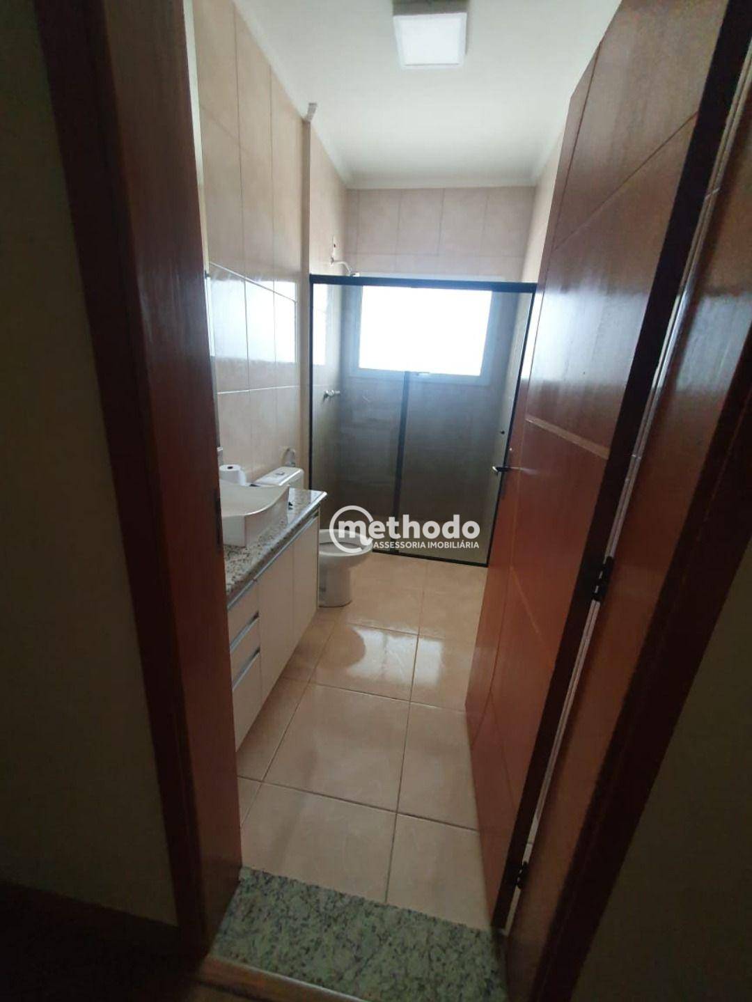 Casa de Condomínio à venda com 3 quartos, 320m² - Foto 2