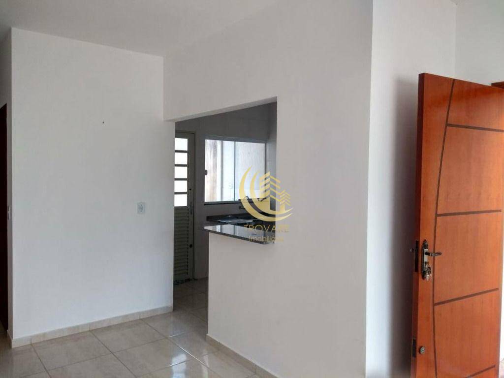 Casa à venda com 2 quartos, 90m² - Foto 4