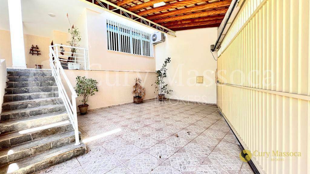 Casa à venda com 4 quartos, 208m² - Foto 17