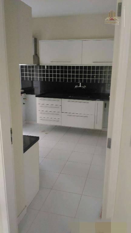 Apartamento à venda com 3 quartos, 121m² - Foto 32