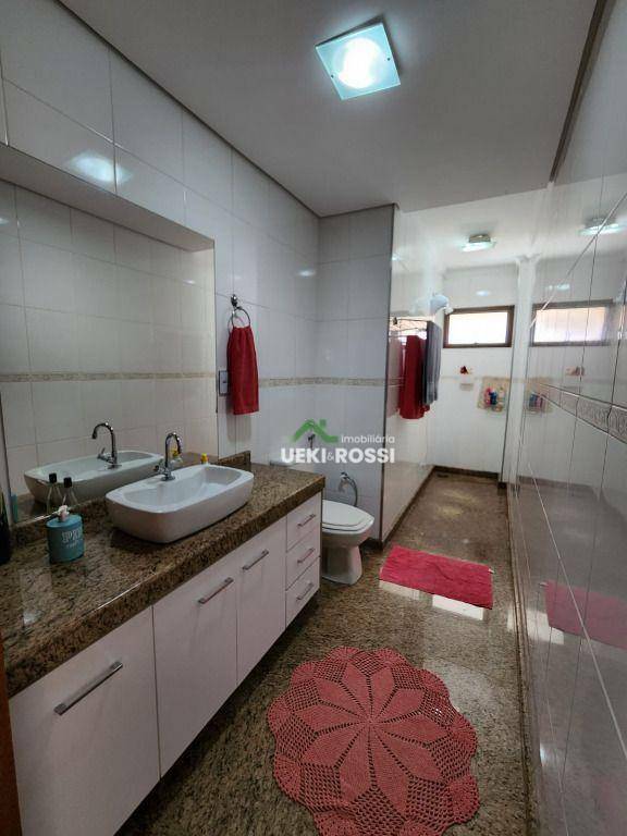 Casa à venda com 3 quartos, 240m² - Foto 5