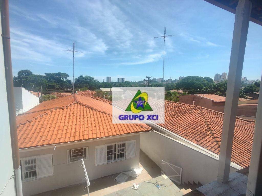 Casa à venda e aluguel com 3 quartos, 230m² - Foto 1