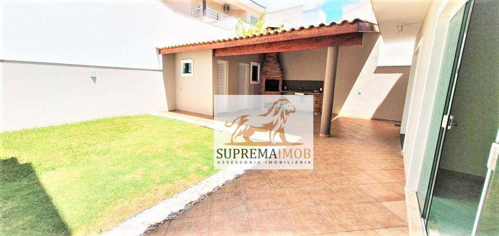 Casa de Condomínio à venda com 3 quartos, 224m² - Foto 2