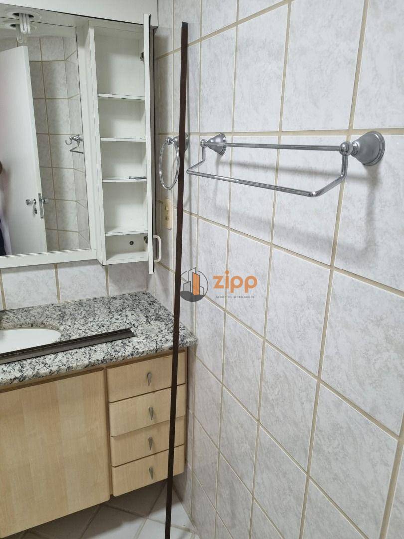 Apartamento para alugar com 3 quartos, 70m² - Foto 13