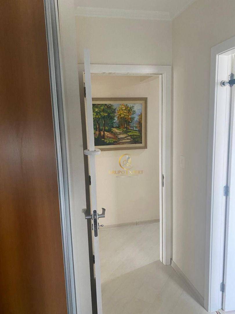 Apartamento à venda com 3 quartos, 208m² - Foto 35