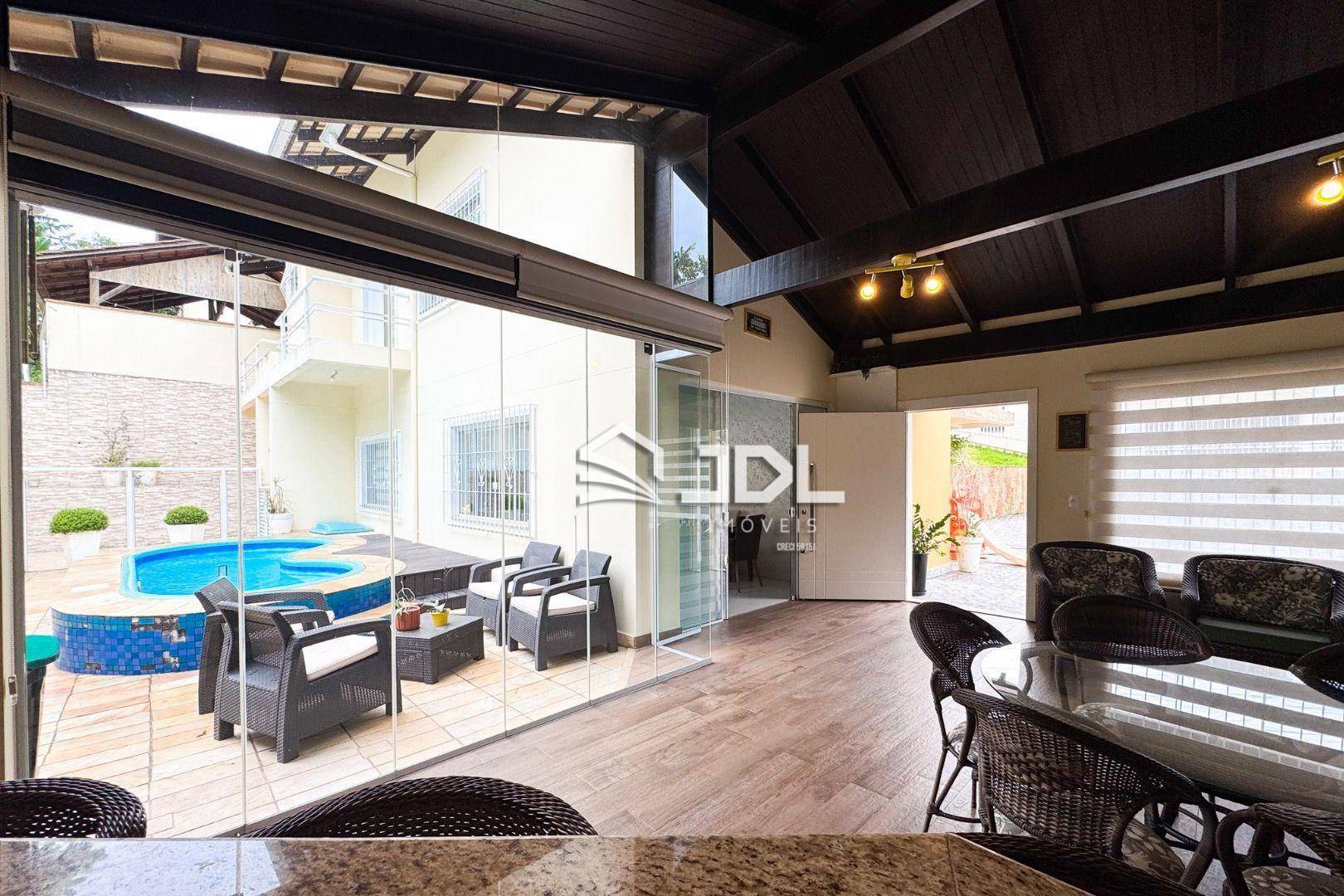 Casa à venda com 3 quartos, 500m² - Foto 10