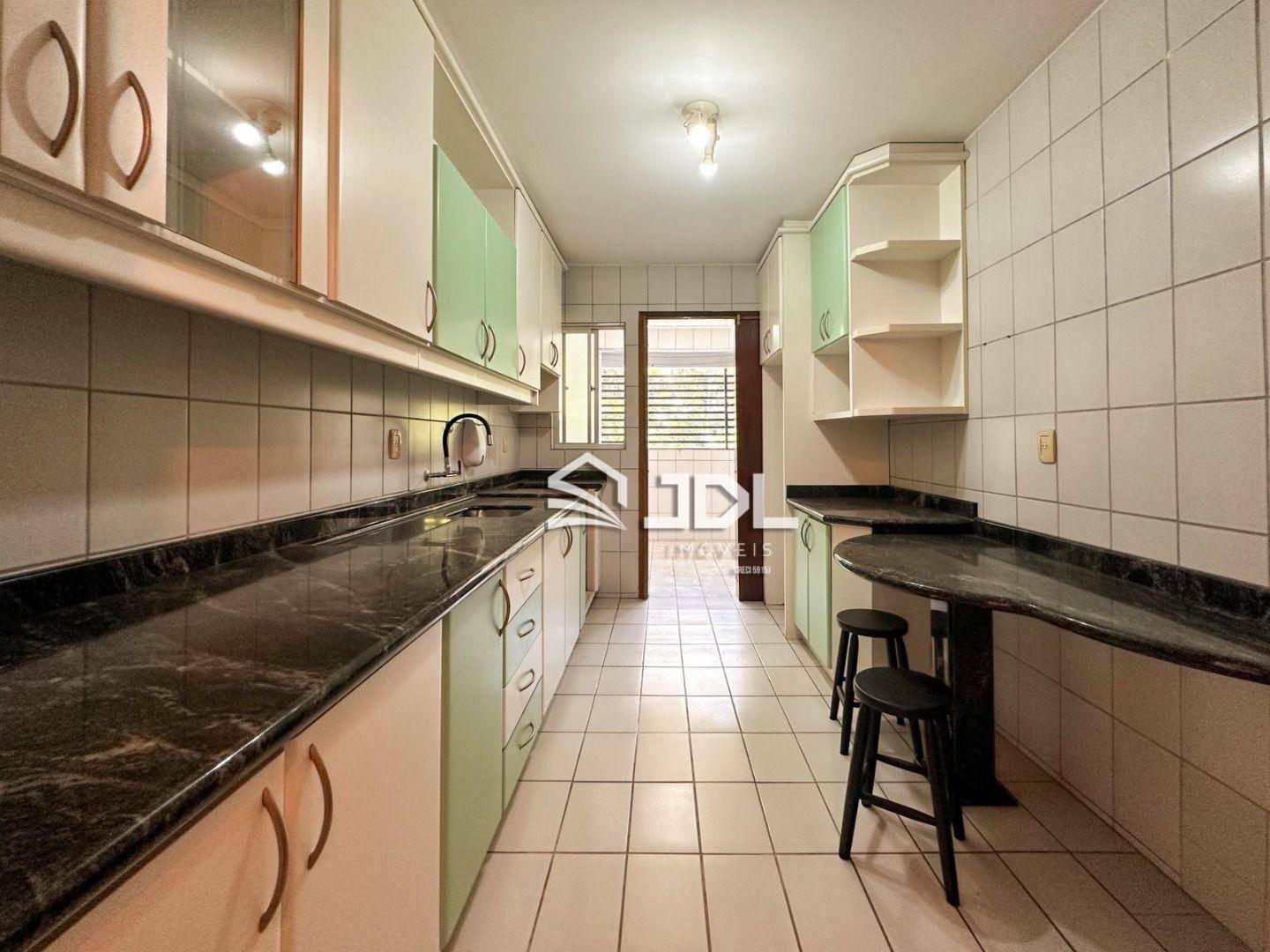 Apartamento à venda com 3 quartos, 110m² - Foto 8