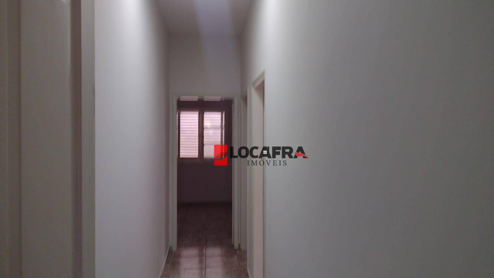 Casa para alugar com 4 quartos, 300m² - Foto 10