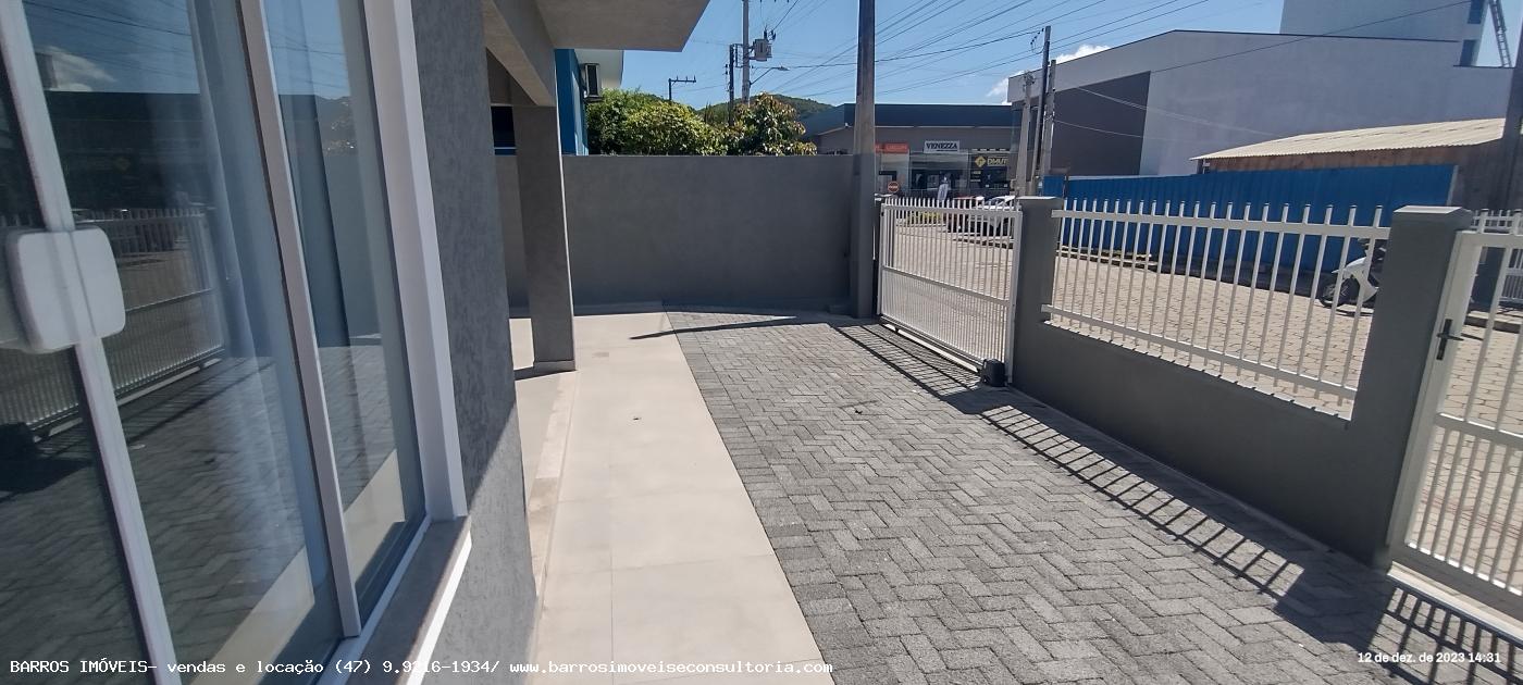 Sobrado à venda com 5 quartos, 300m² - Foto 3