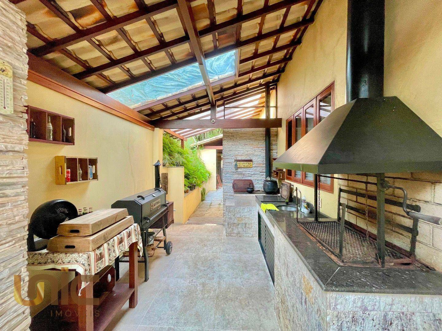 Casa de Condomínio à venda com 3 quartos, 340m² - Foto 18