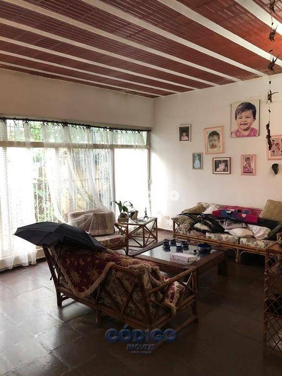 Casa à venda e aluguel com 4 quartos, 300m² - Foto 6