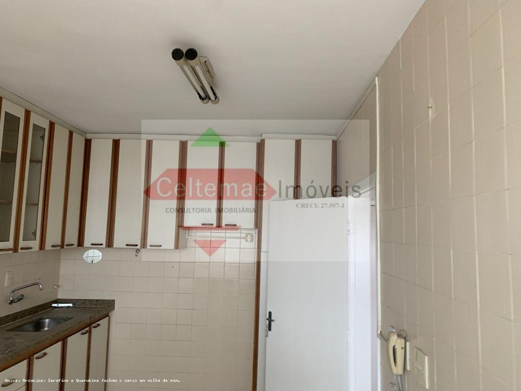 Apartamento à venda com 2 quartos, 76m² - Foto 16
