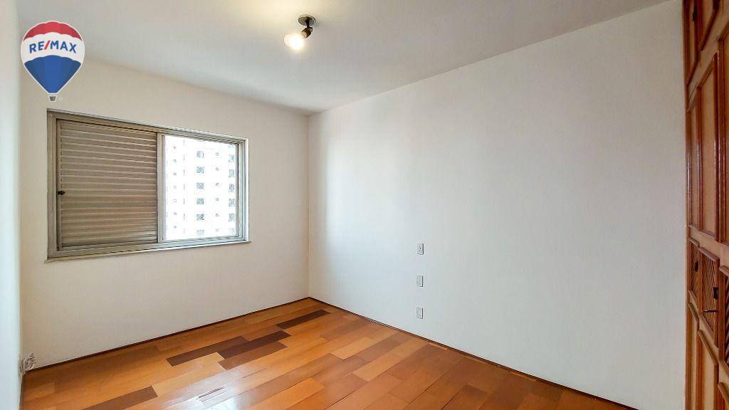 Apartamento para alugar com 3 quartos, 120m² - Foto 11