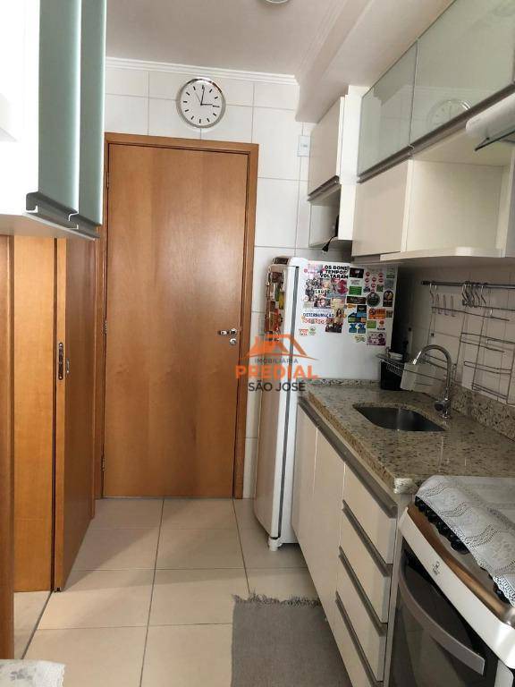 Apartamento para alugar com 3 quartos, 82m² - Foto 3