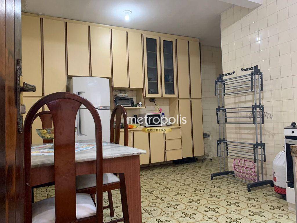 Sobrado à venda com 2 quartos, 240m² - Foto 11