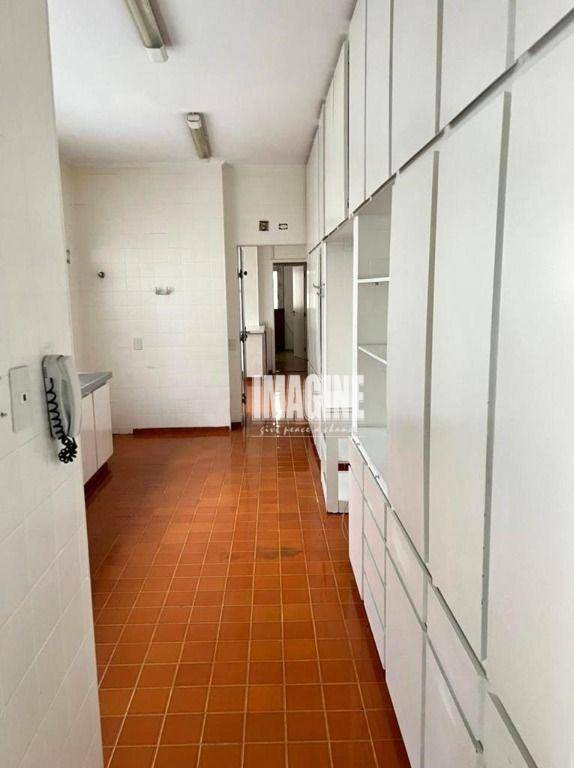 Apartamento à venda com 3 quartos, 294m² - Foto 4