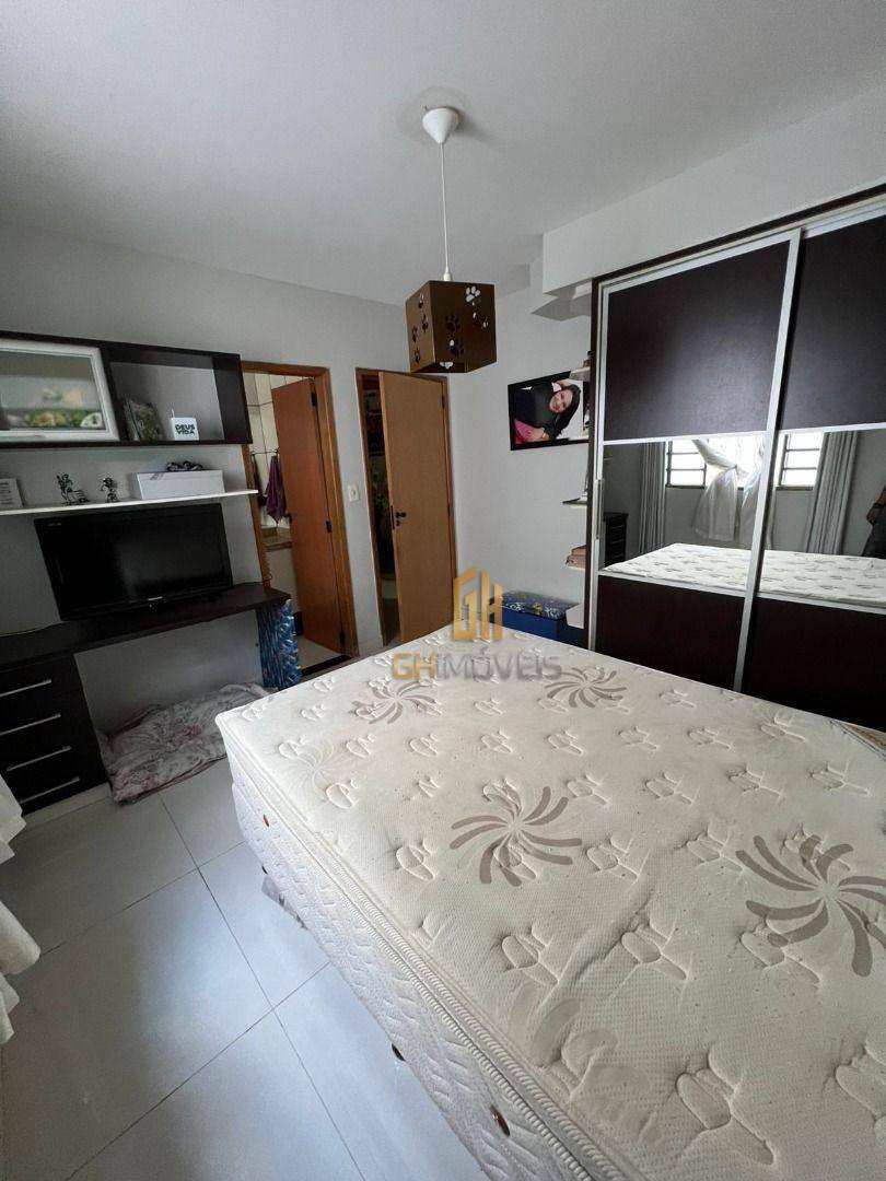 Casa à venda com 3 quartos, 240m² - Foto 13