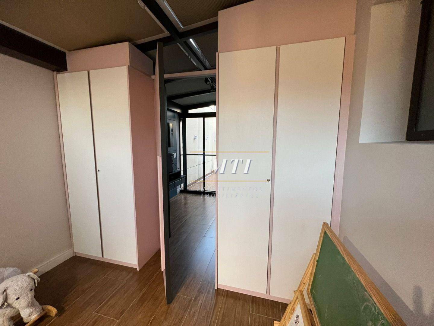 Apartamento à venda com 3 quartos, 185m² - Foto 10