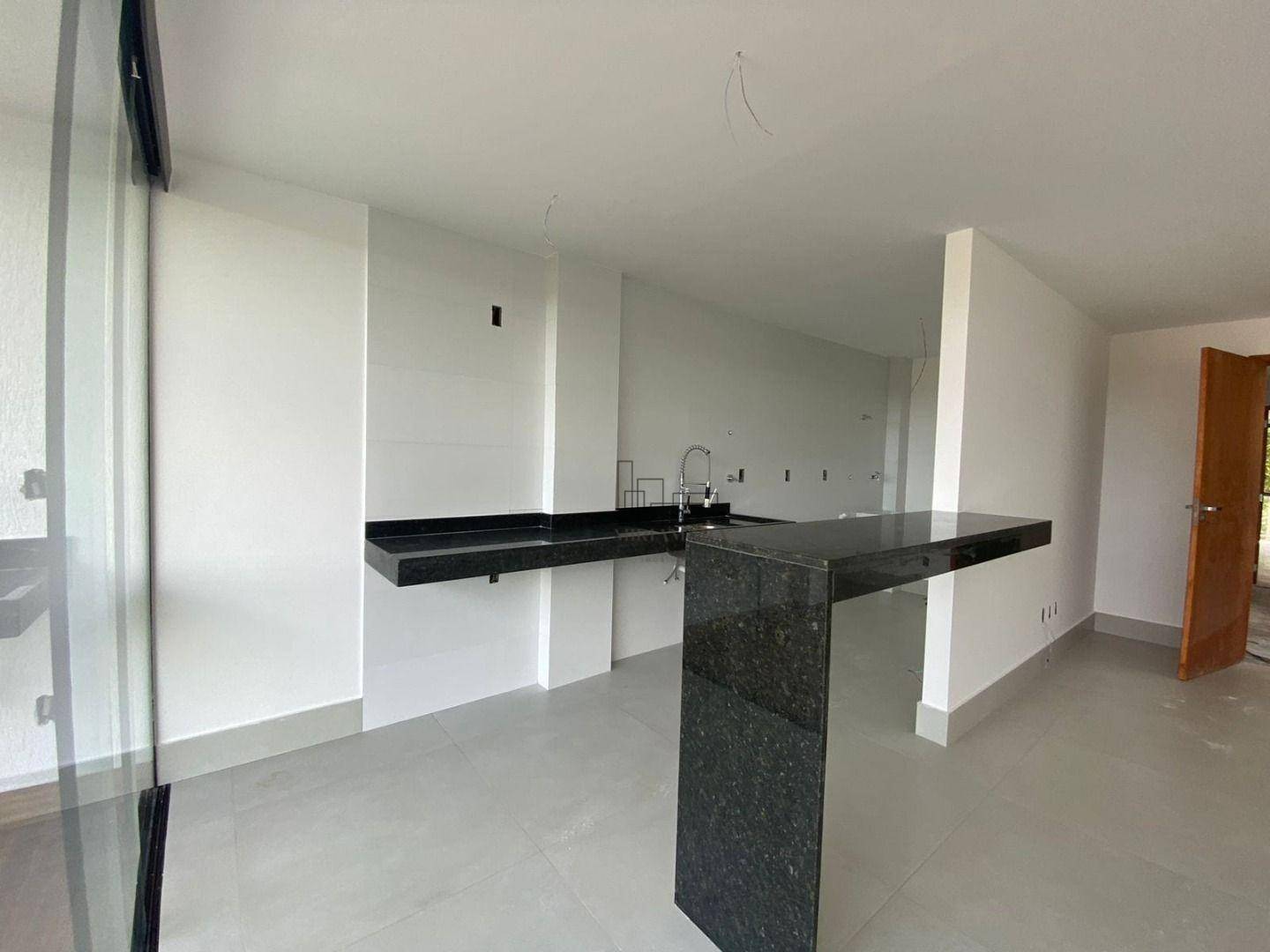 Apartamento à venda com 3 quartos, 94m² - Foto 8