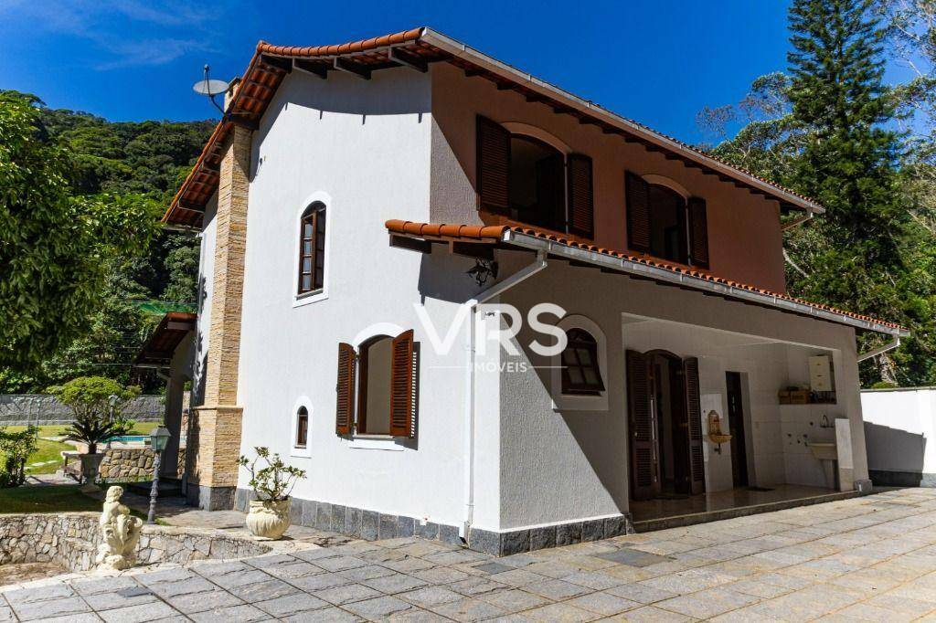 Casa de Condomínio à venda e aluguel com 5 quartos, 300m² - Foto 2