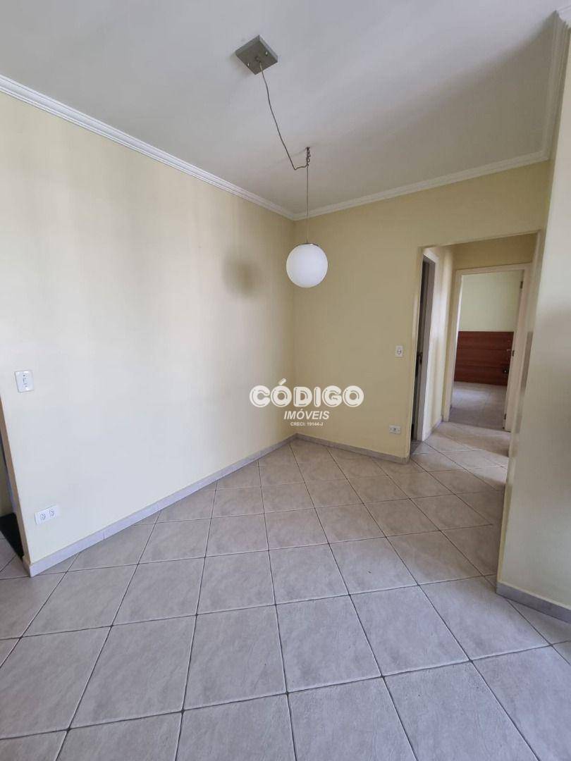 Apartamento à venda com 3 quartos, 64m² - Foto 12