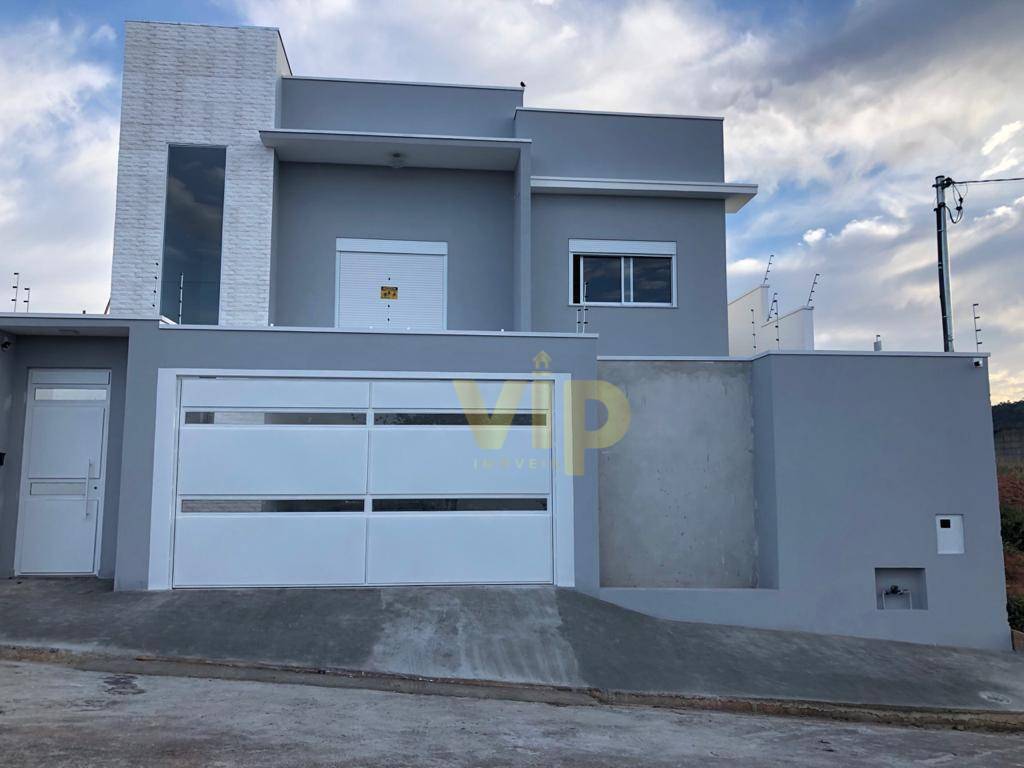 Casa à venda com 3 quartos, 198m² - Foto 1