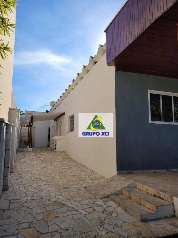 Casa de Condomínio à venda e aluguel com 3 quartos, 335m² - Foto 9