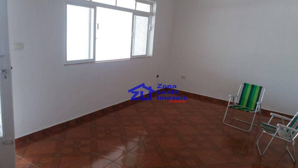 Casa à venda com 3 quartos, 330m² - Foto 2