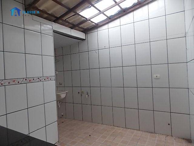 Casa à venda com 2 quartos, 61m² - Foto 9