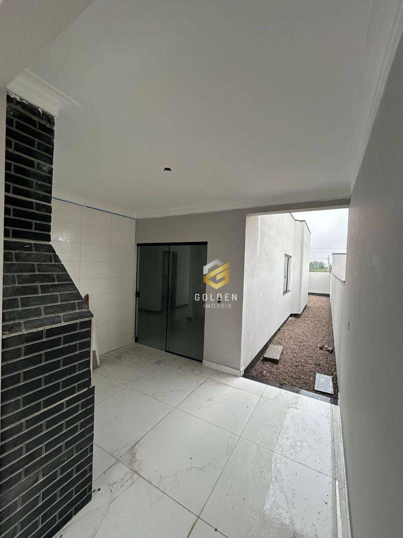 Casa à venda com 3 quartos, 111m² - Foto 4