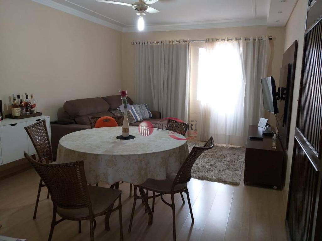 Apartamento à venda com 2 quartos, 70m² - Foto 4