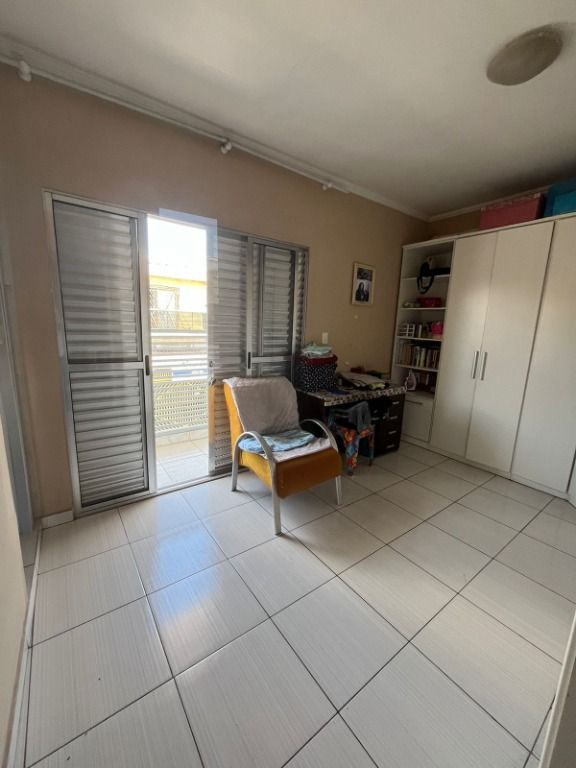 Sobrado à venda com 4 quartos, 180m² - Foto 17