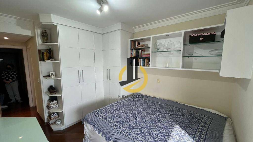 Apartamento à venda com 4 quartos, 208m² - Foto 20