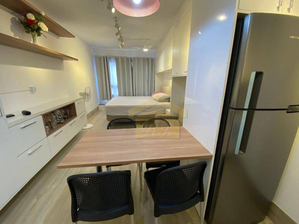 Apartamento à venda com 1 quarto, 34m² - Foto 2