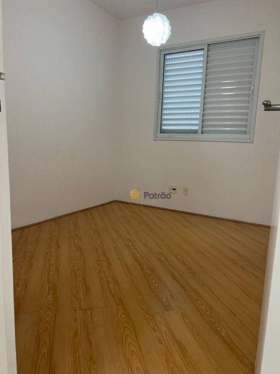 Apartamento à venda com 3 quartos, 97m² - Foto 3