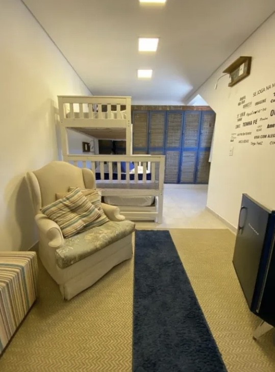 Casa para alugar com 3 quartos, 350m² - Foto 11