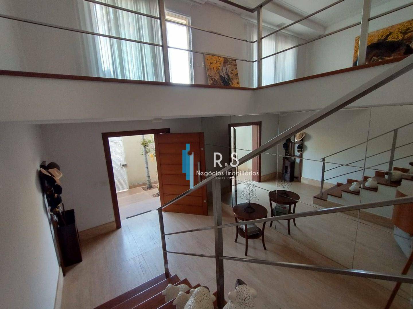 Casa à venda com 3 quartos, 279m² - Foto 2