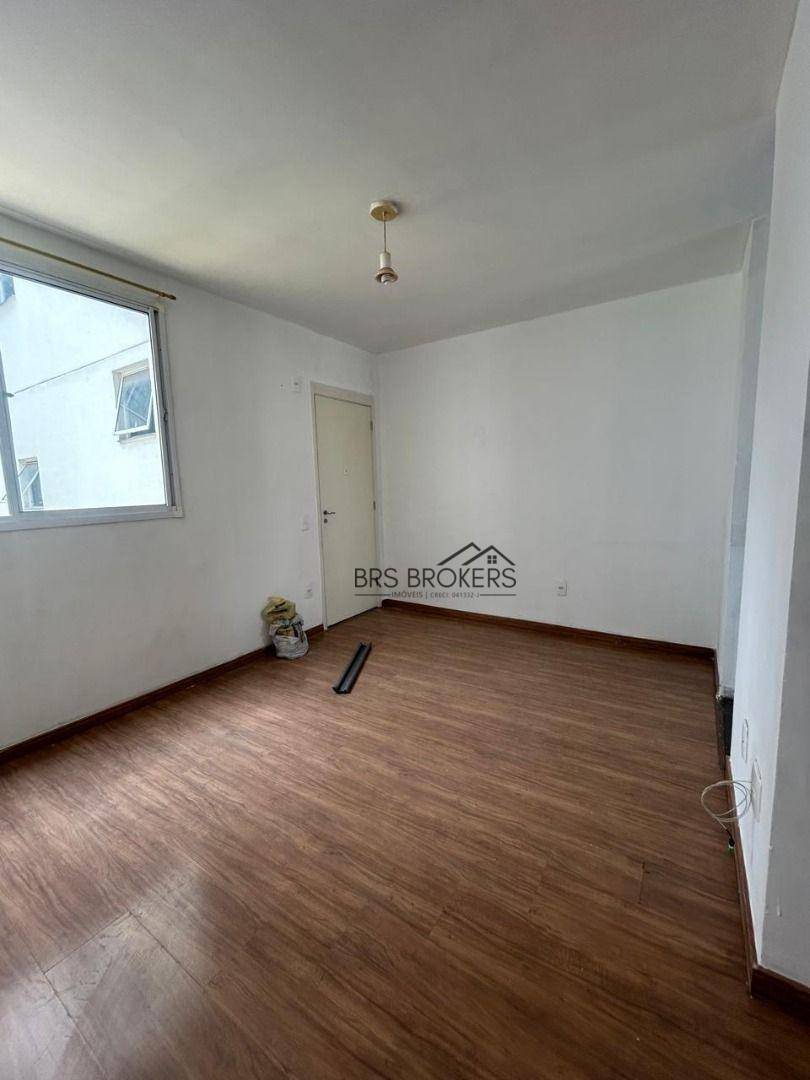 Apartamento à venda com 2 quartos, 44m² - Foto 10