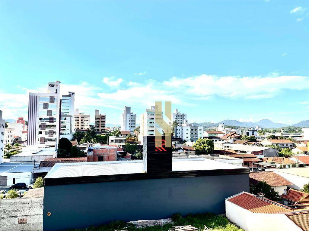 Apartamento à venda com 3 quartos, 110m² - Foto 2