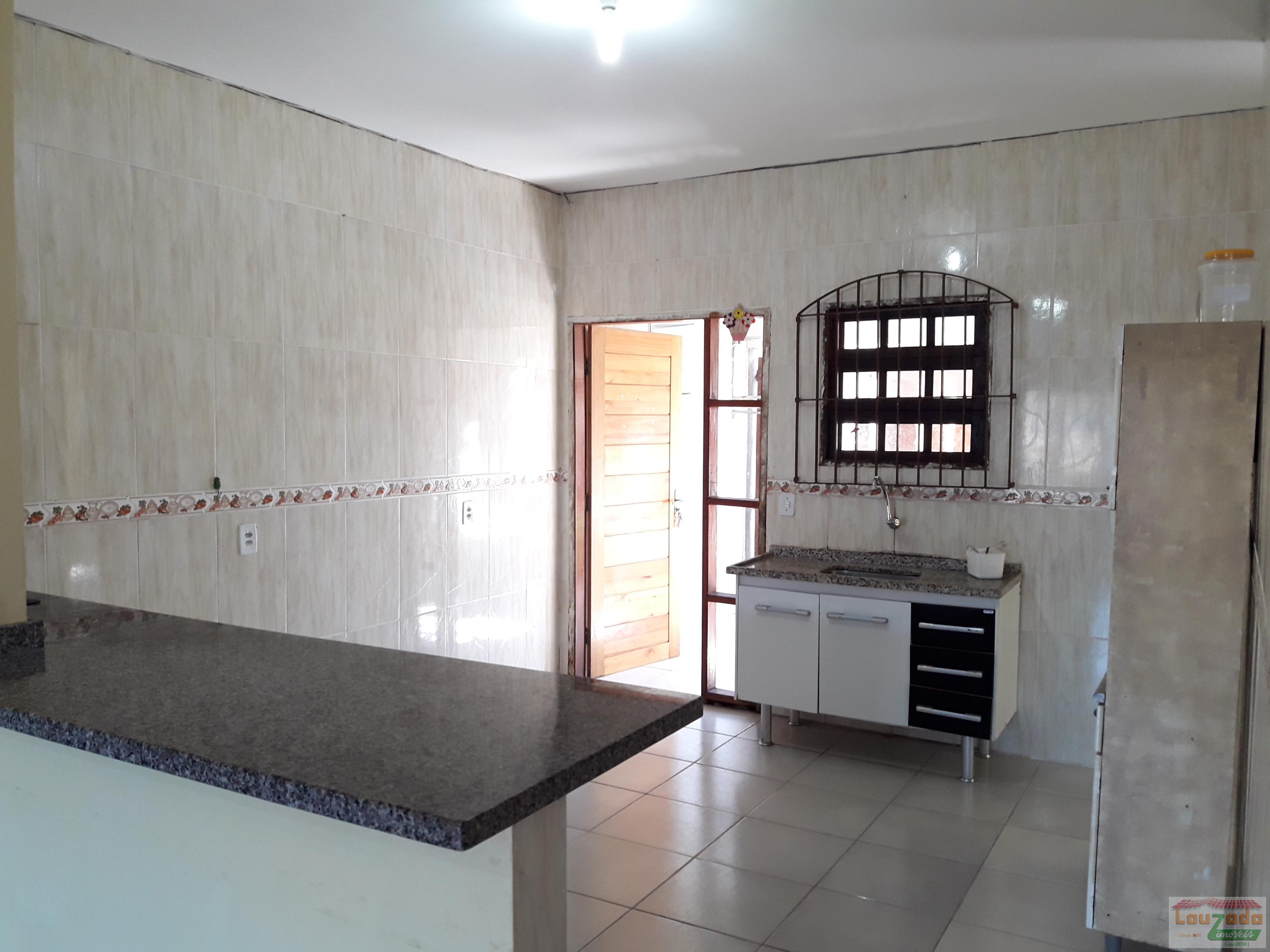 Casa à venda com 2 quartos, 150m² - Foto 2