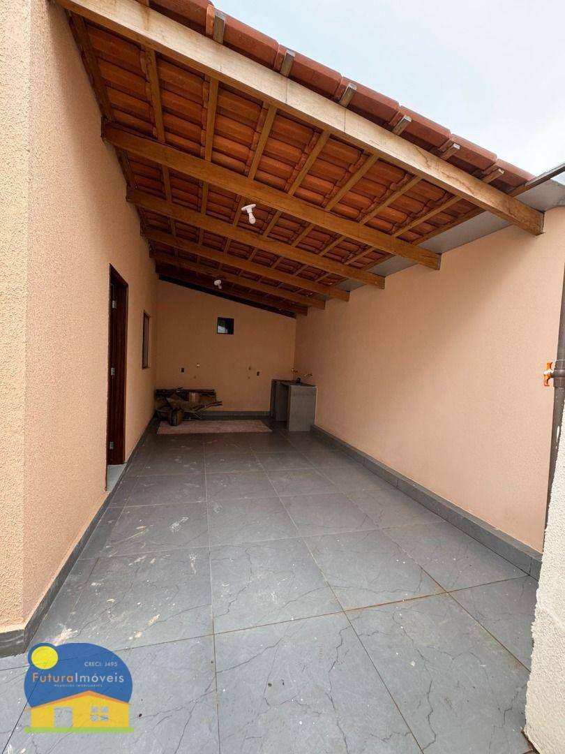 Casa à venda com 3 quartos, 168m² - Foto 3