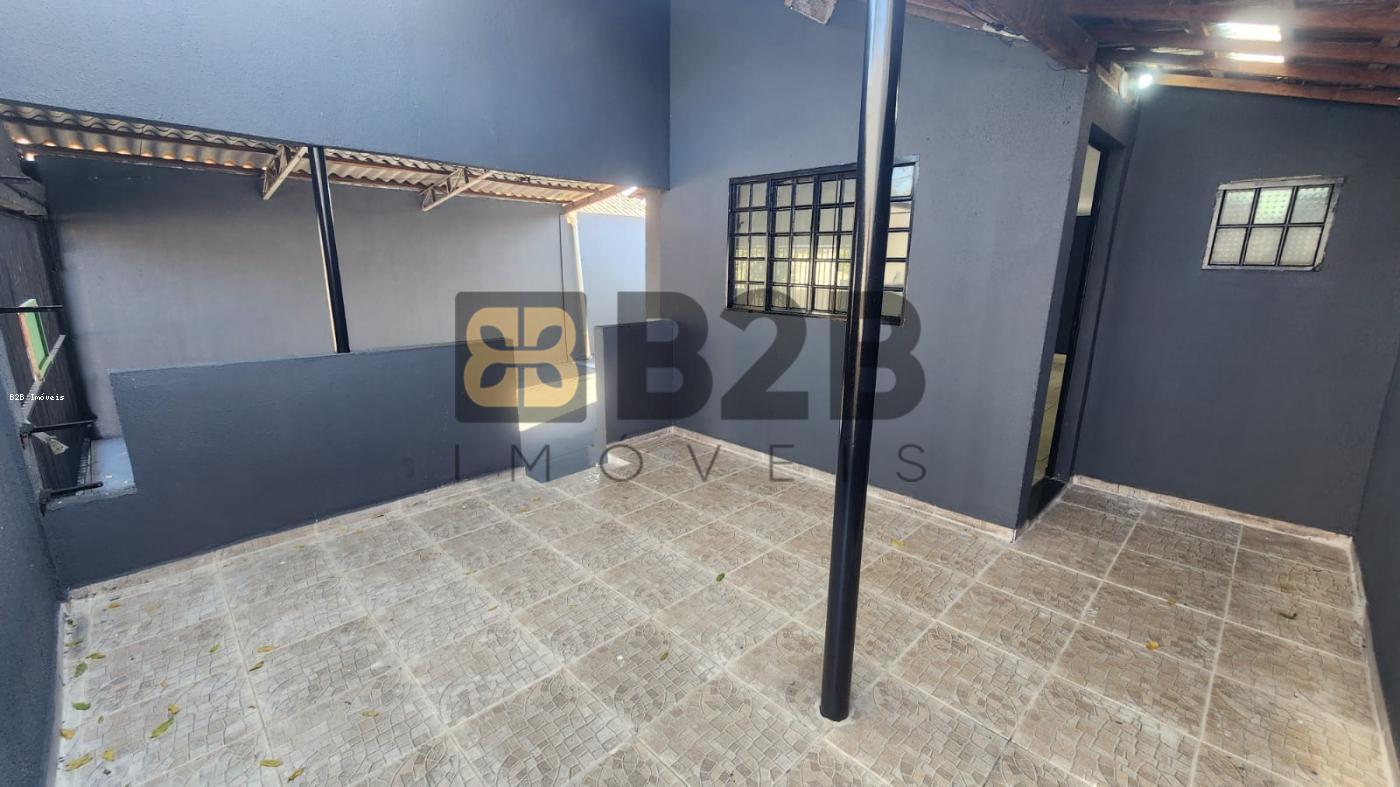 Casa à venda com 2 quartos, 115m² - Foto 1