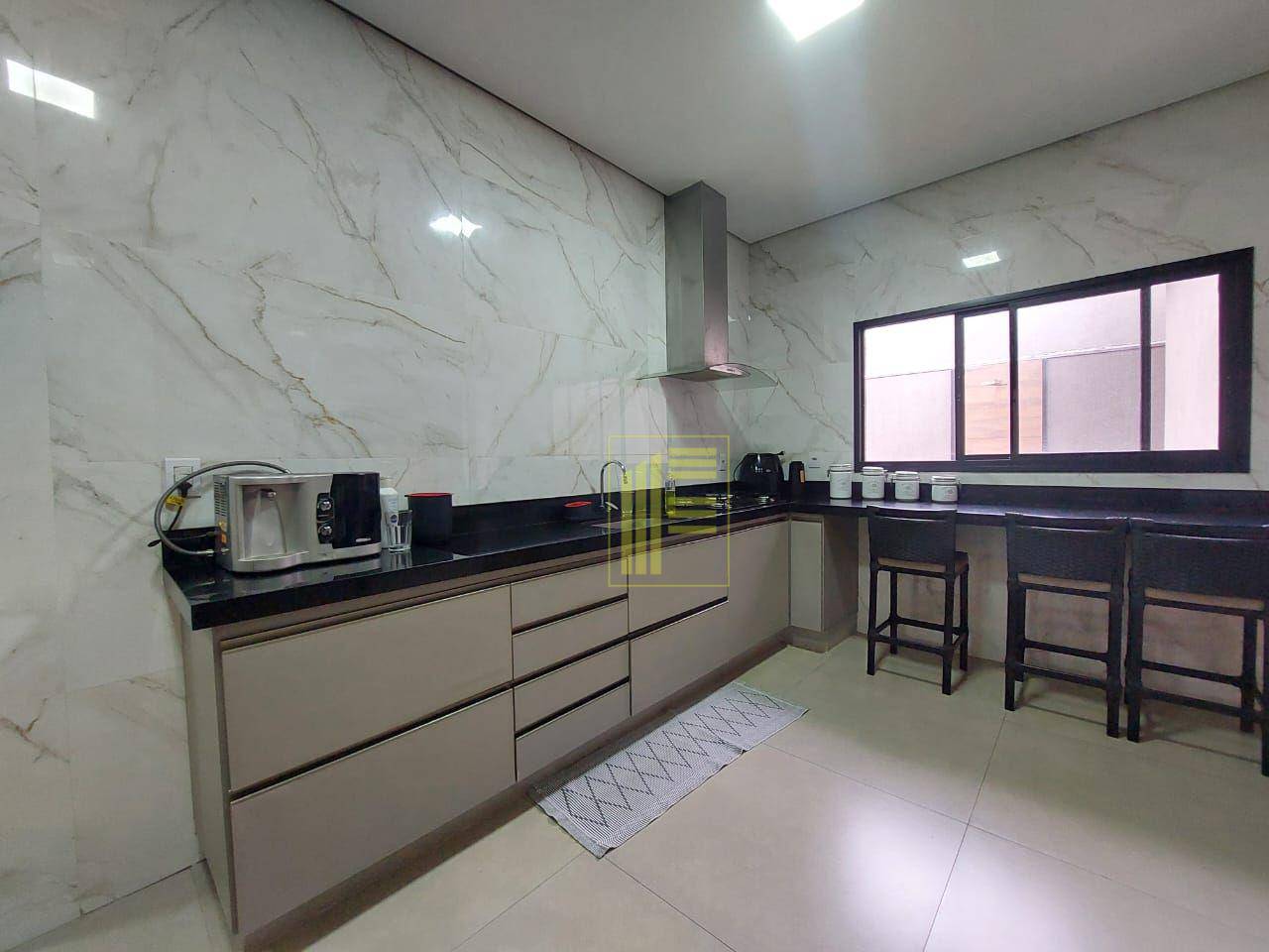 Casa de Condomínio para alugar com 3 quartos, 290m² - Foto 19
