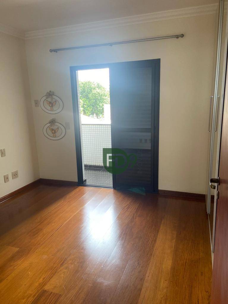 Apartamento à venda com 3 quartos, 209m² - Foto 13