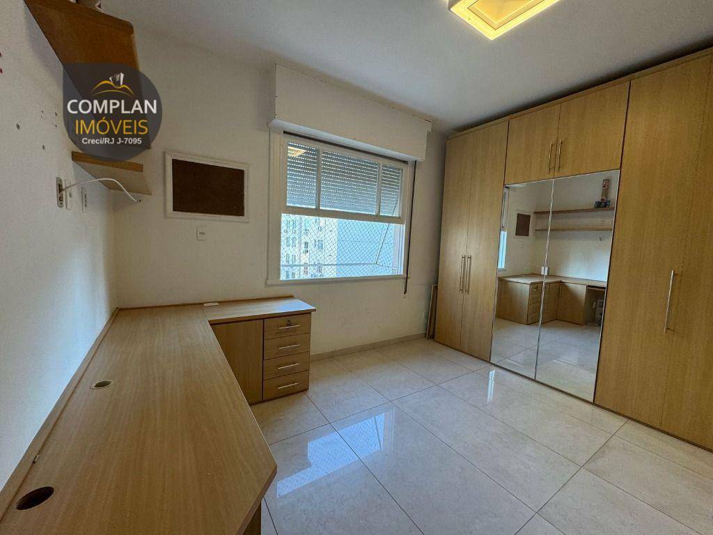 Apartamento para alugar com 3 quartos, 140m² - Foto 9