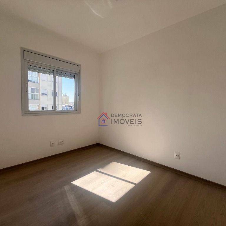 Apartamento à venda com 2 quartos, 67m² - Foto 10